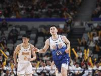 （体育）篮球——CBA常规赛：新疆伊力特胜山西汾酒