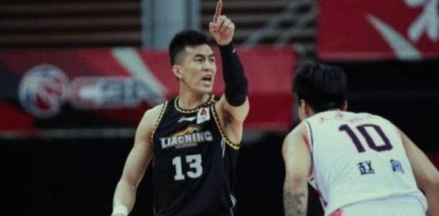 CBA常规赛预告:辽宁男篮客场挑战新疆男篮，巅峰之战点燃激情。