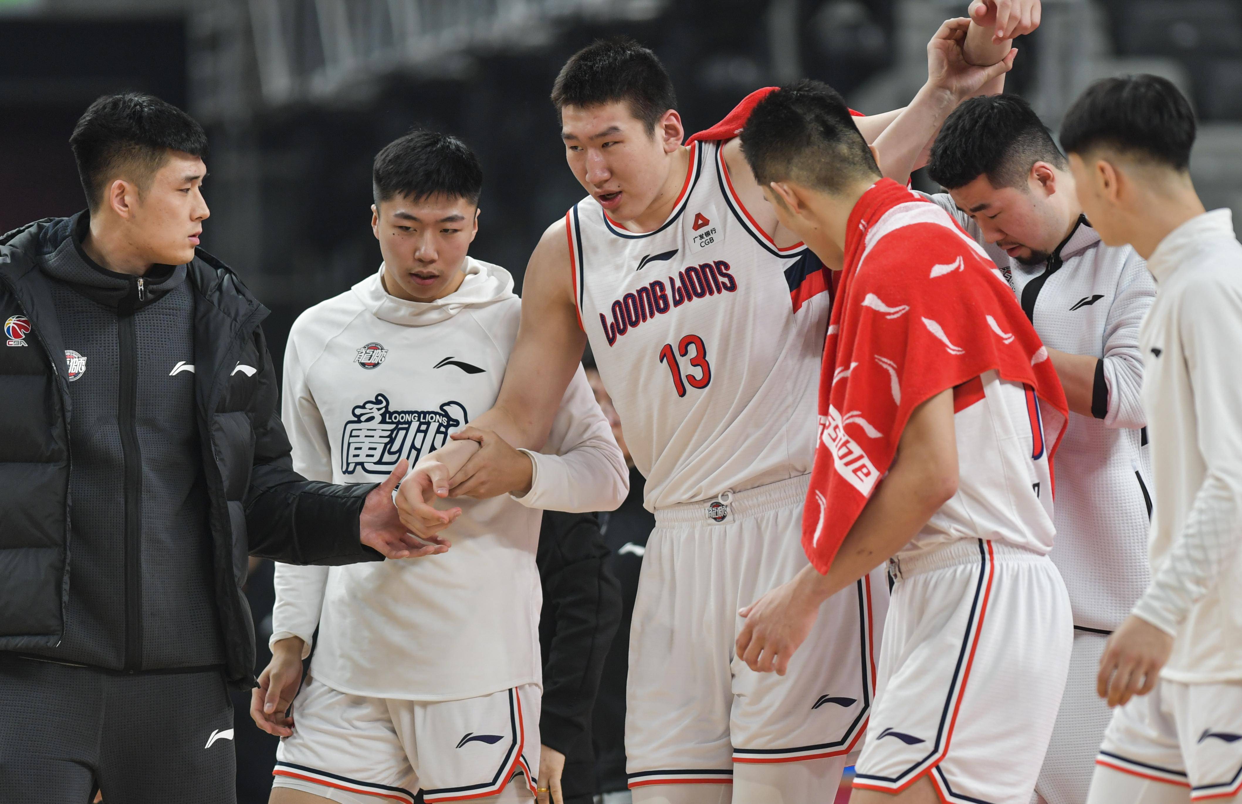 （体育）篮球——CBA常规赛：新疆伊力特胜广州龙狮