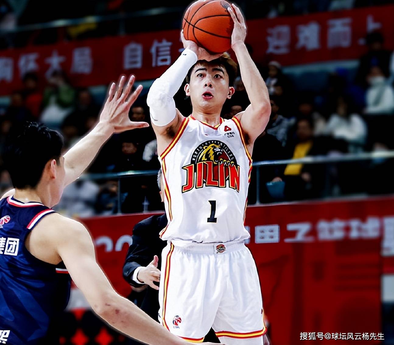CBA常规赛：广州龙狮129-122逆袭击败吉林男篮