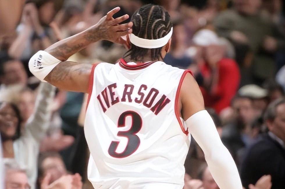 01年NBA总决赛第一场比赛加时5分钟，艾弗森把质疑声音变成了赞美