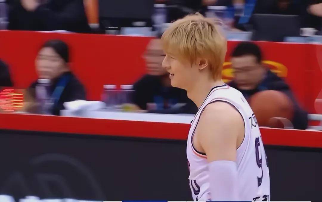 看了上海男篮30轮常规赛，才发现王哲林应该入选CBA全明星