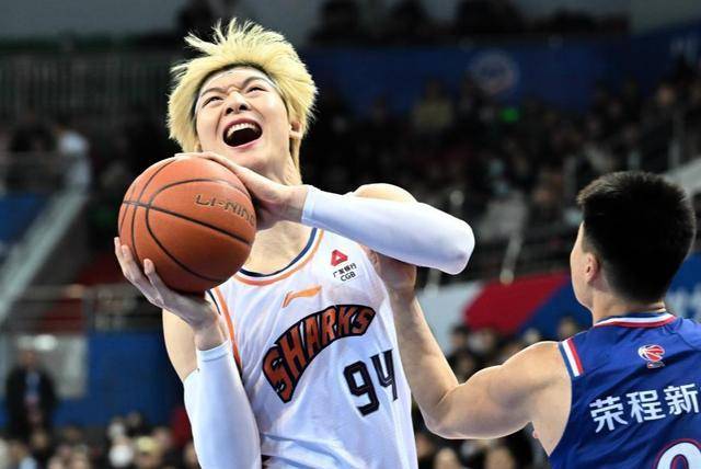 上海男篮重回巅峰，或在CBA季后赛中搅局